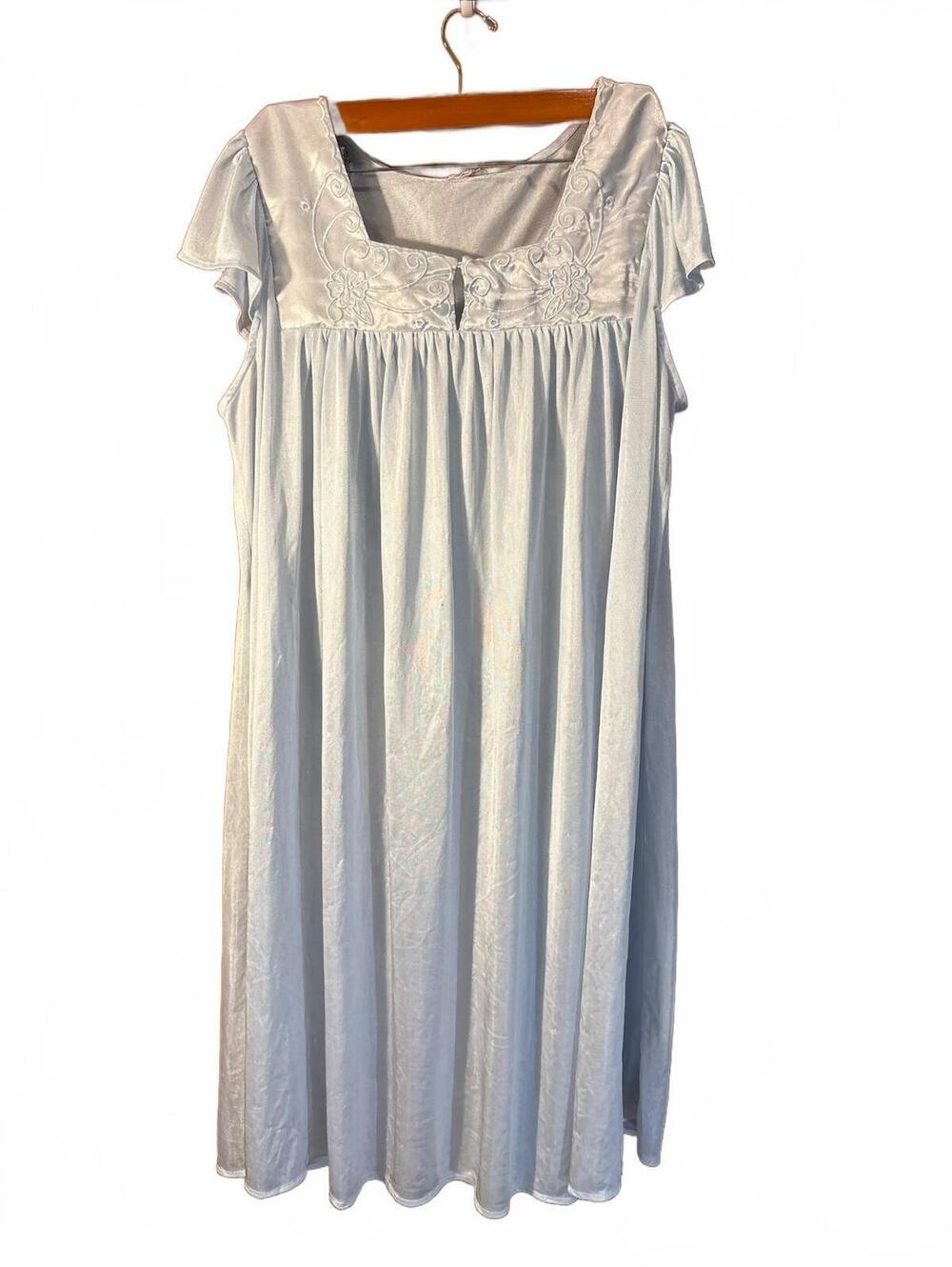 Vintage embroidered satin night dress - XL
